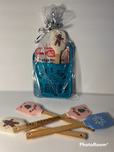 Load image into Gallery viewer, Oven Mit Gift Set